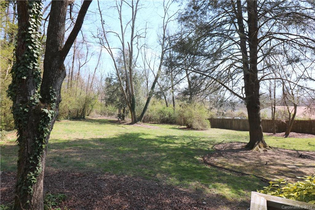 101 Ewart Drive - Photo 6