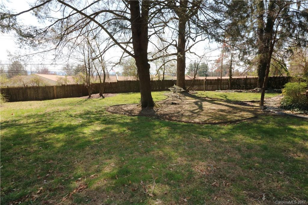 101 Ewart Drive - Photo 7
