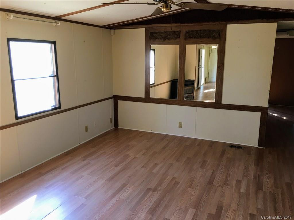 4 Shelby Road - Photo 3