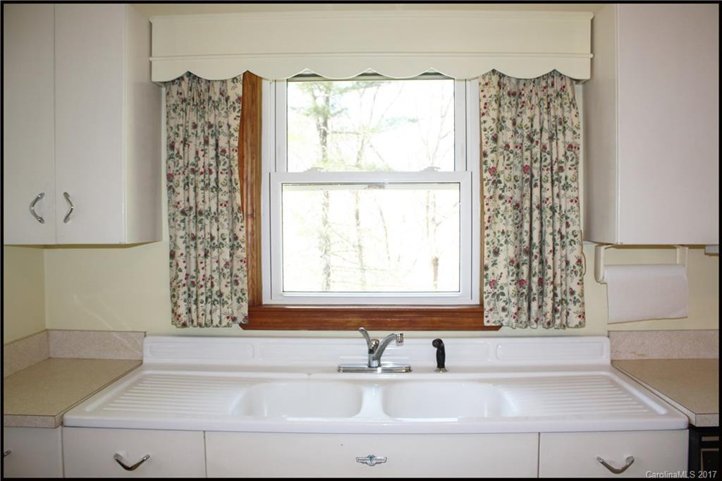 225 School Road - Photo 4