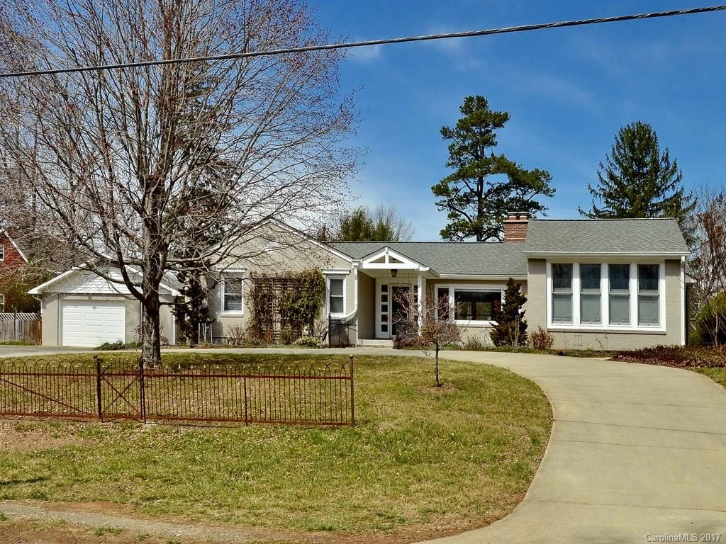445 Lakeshore Drive
