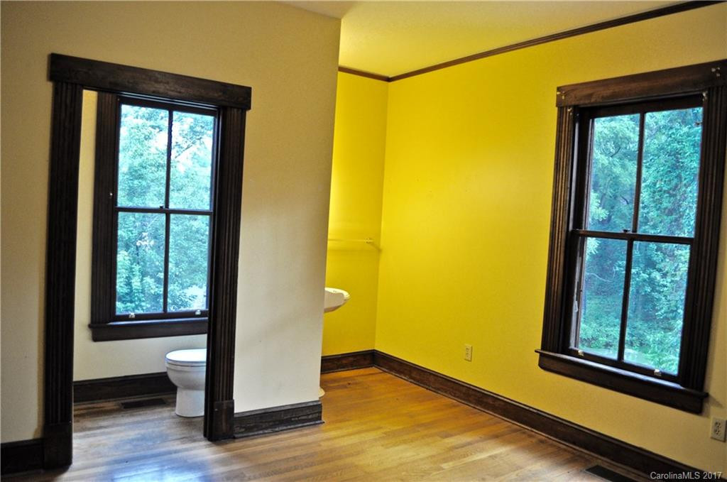 439 Haywood Street - Photo 11