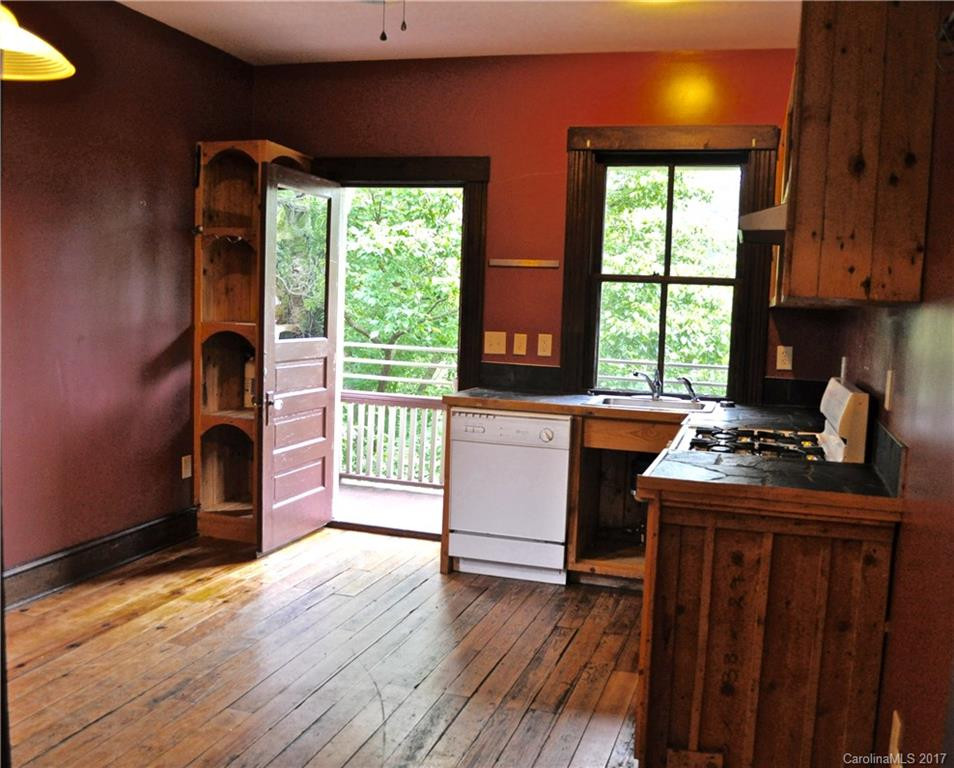 439 Haywood Street - Photo 12