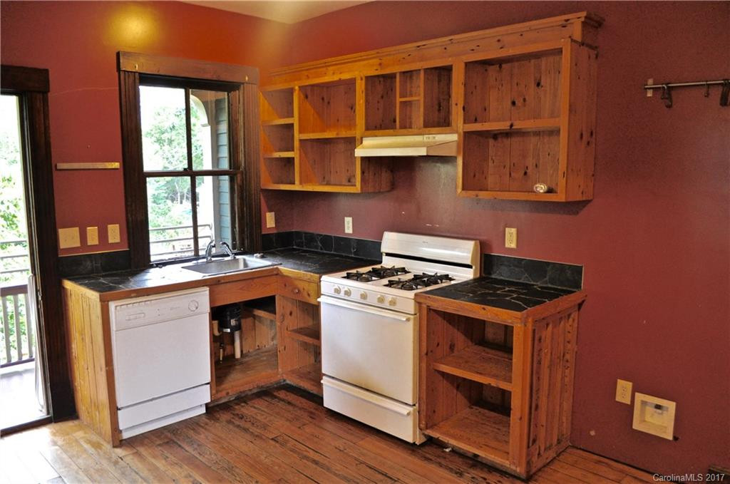 439 Haywood Street - Photo 13