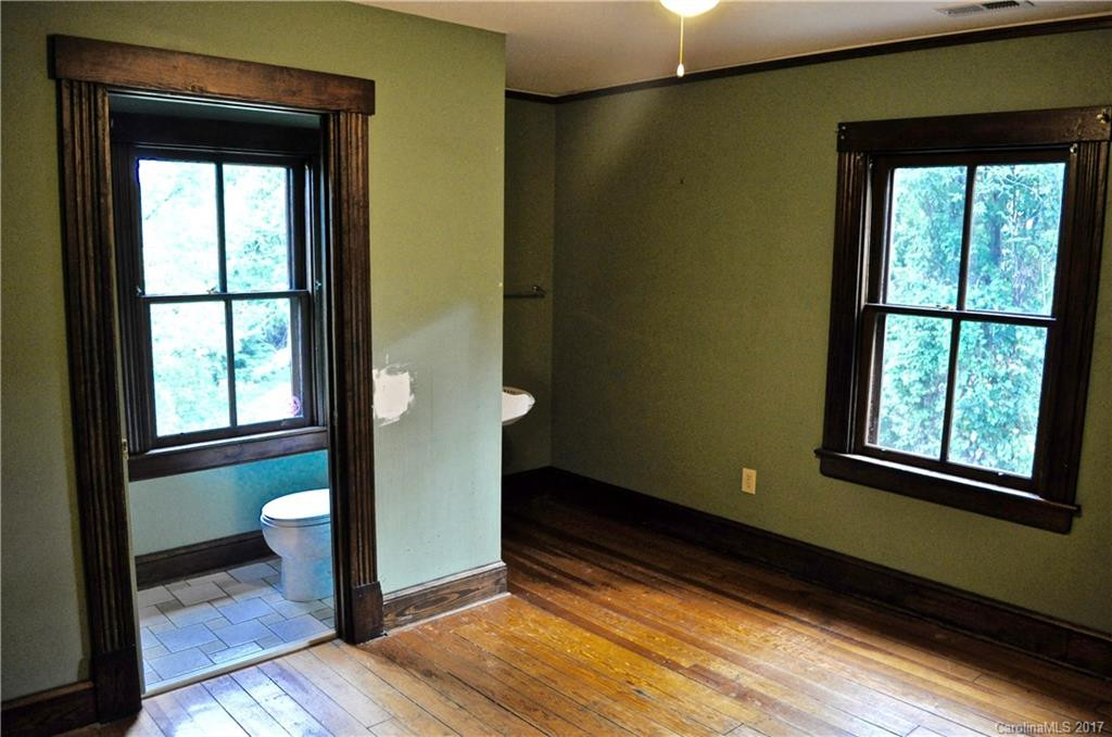 439 Haywood Street - Photo 18