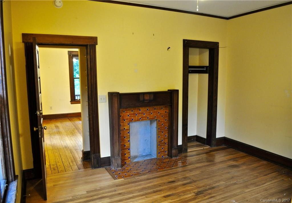 439 Haywood Street - Photo 10