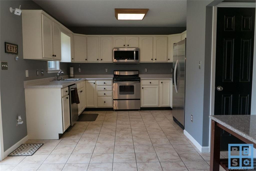 4 Hedgewood Court - Photo 8