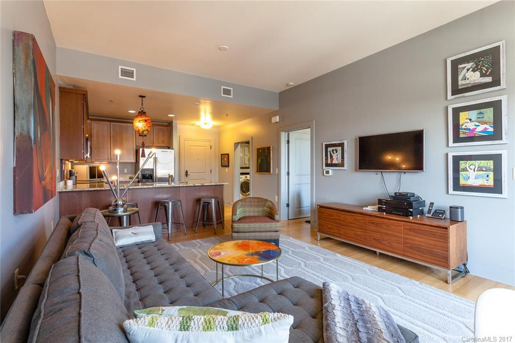 190 Broadway Street #405 - Photo 2