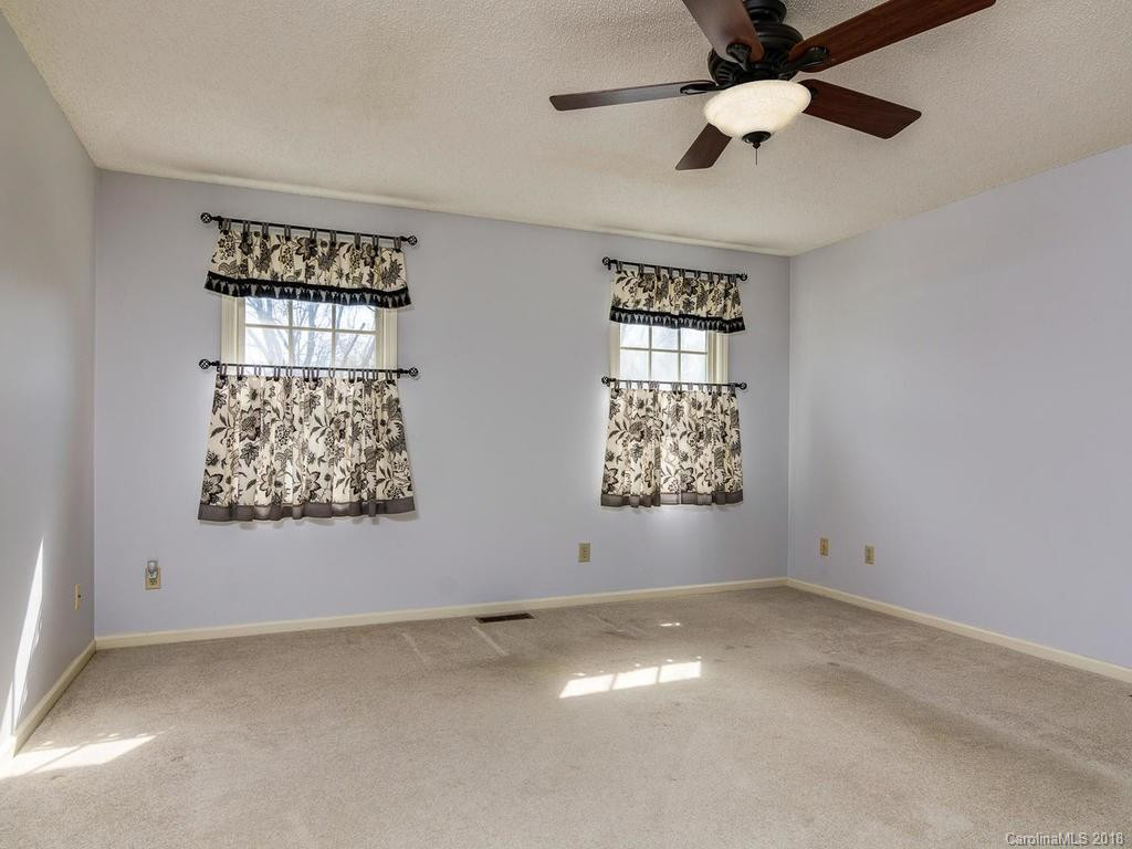 47 Sareva Place - Photo 18