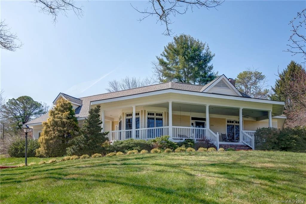201 Tomahawk Avenue