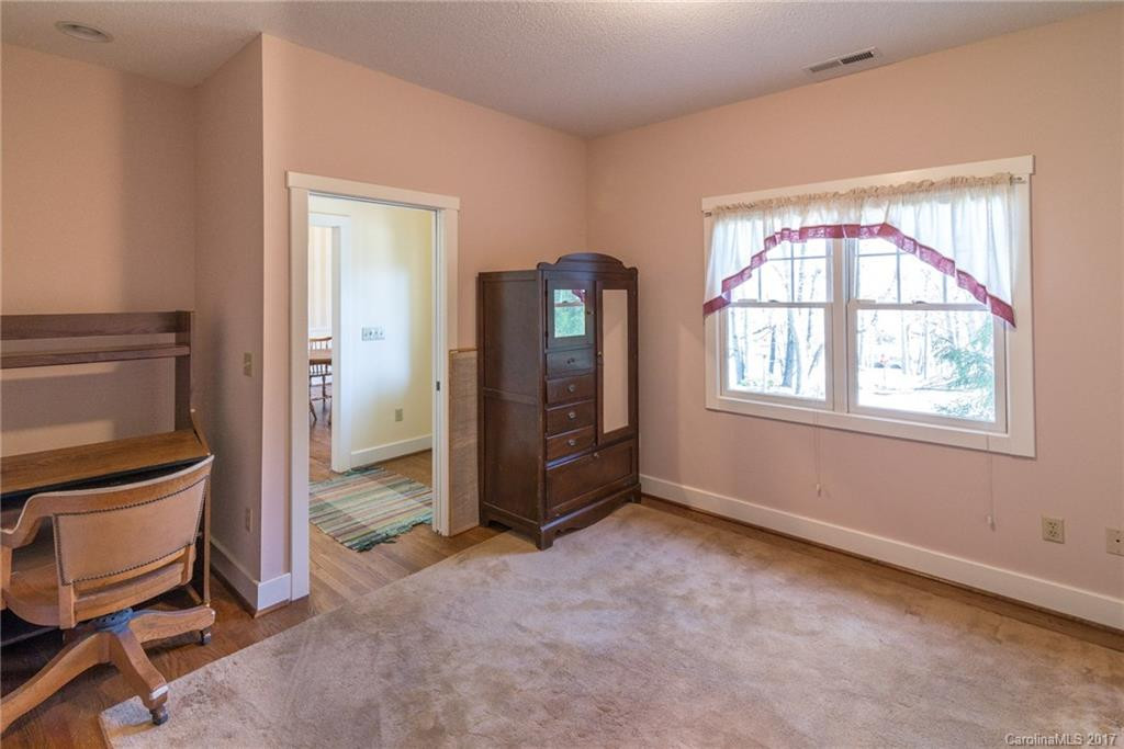 201 Tomahawk Avenue - Photo 13