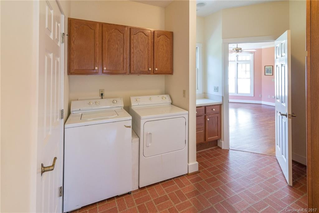 201 Tomahawk Avenue - Photo 15