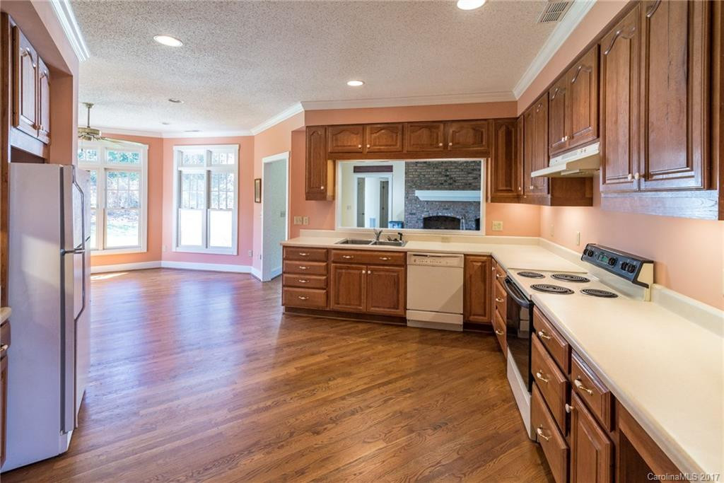 201 Tomahawk Avenue - Photo 7