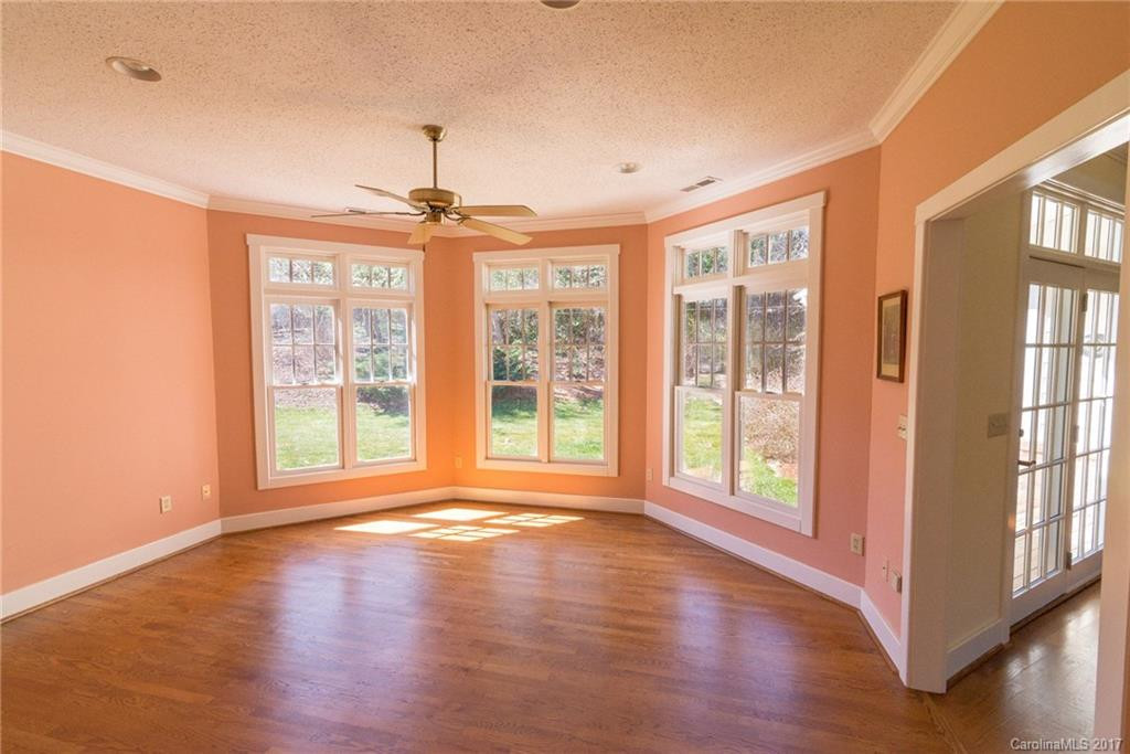 201 Tomahawk Avenue - Photo 8