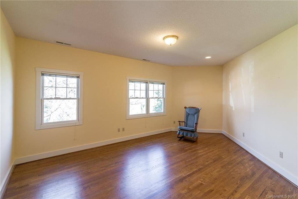 201 Tomahawk Avenue - Photo 9