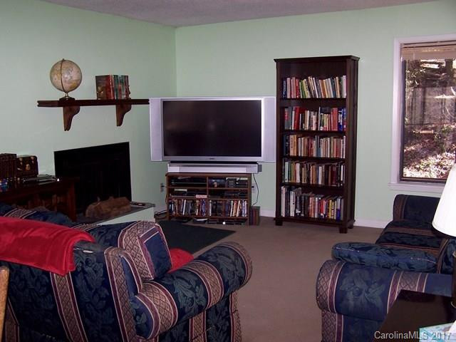 297 Hillcrest Circle - Photo 13