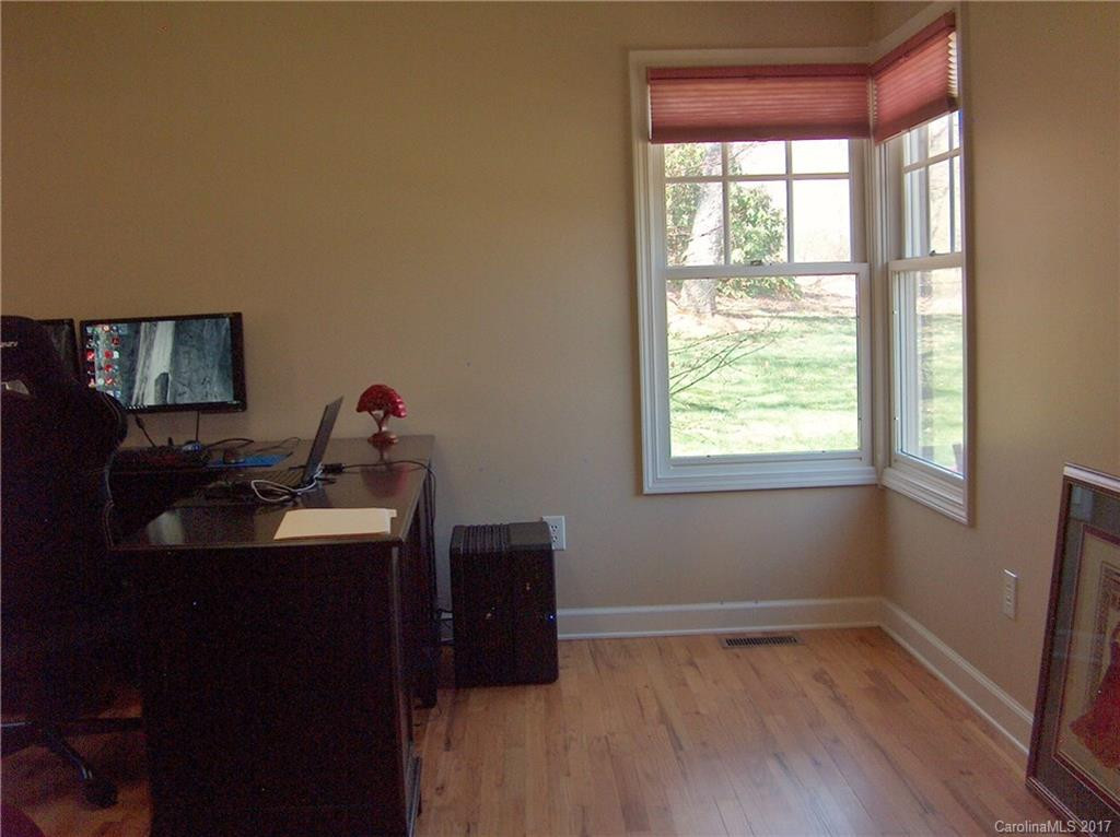 105 Deer Glade Lane - Photo 16
