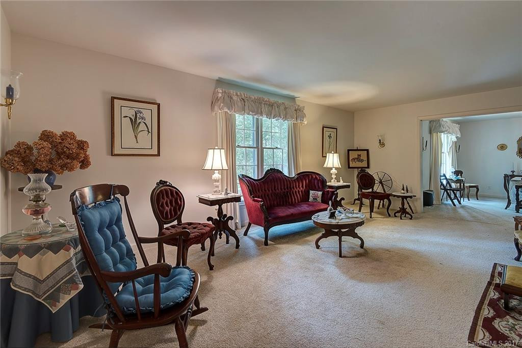 11 Brookside Road - Photo 2