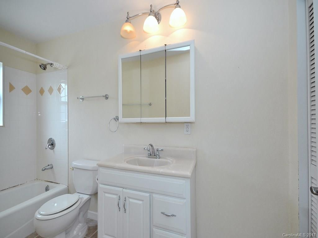 416 Newton Place - Photo 13