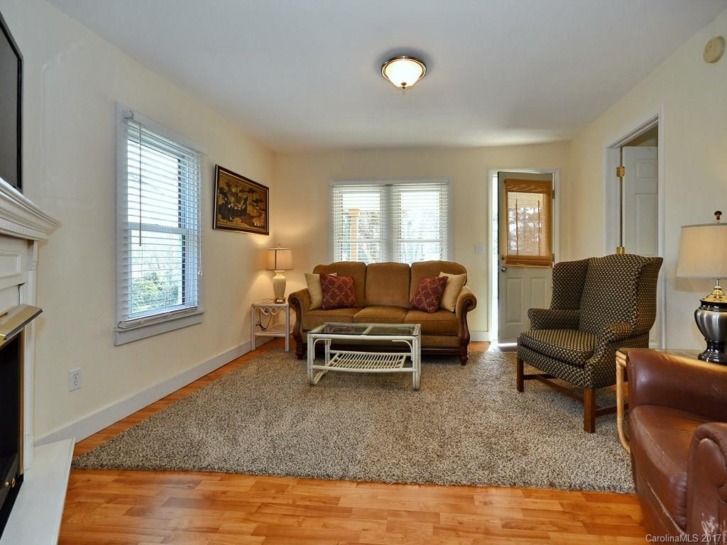 416 Newton Place - Photo 3