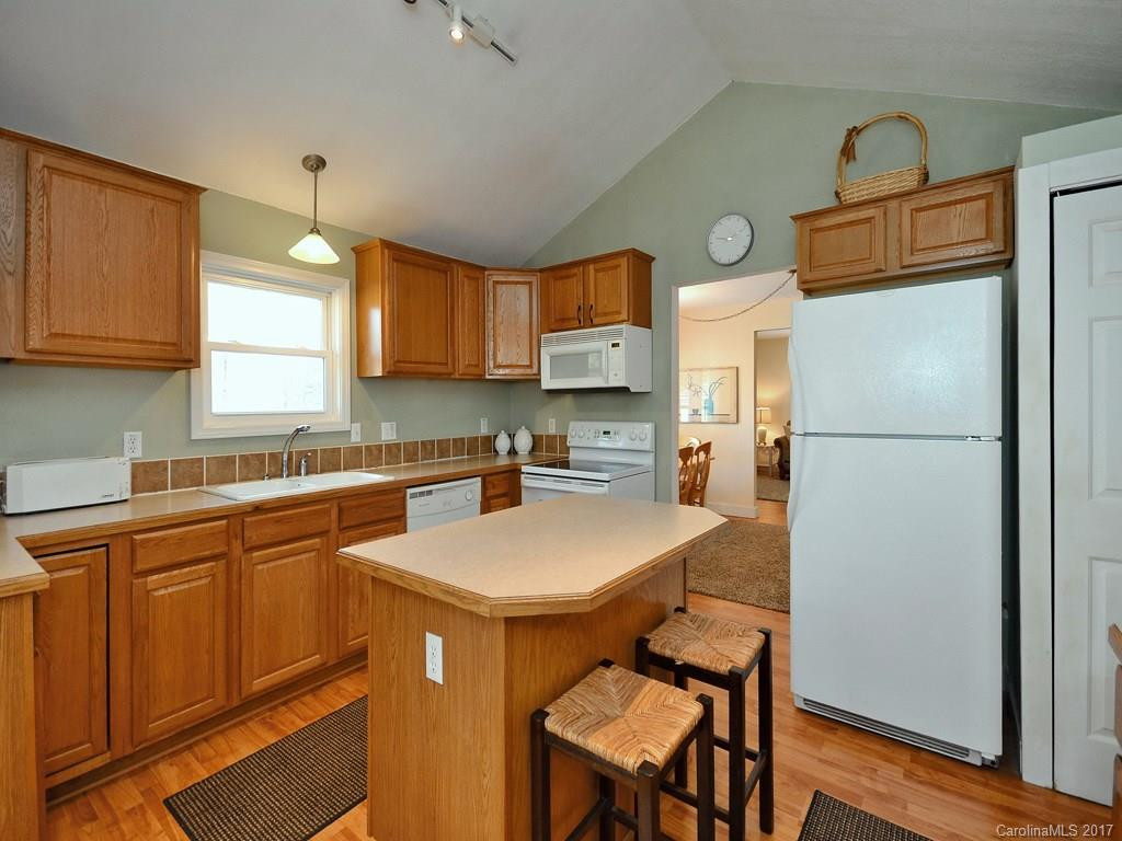 416 Newton Place - Photo 5