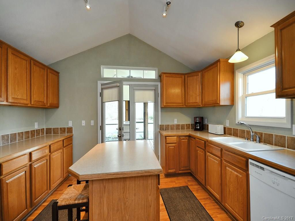 416 Newton Place - Photo 6