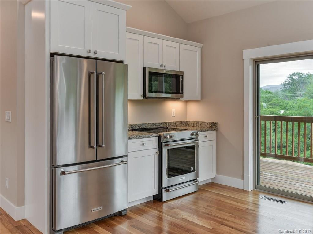 111 Noble Road - Photo 8