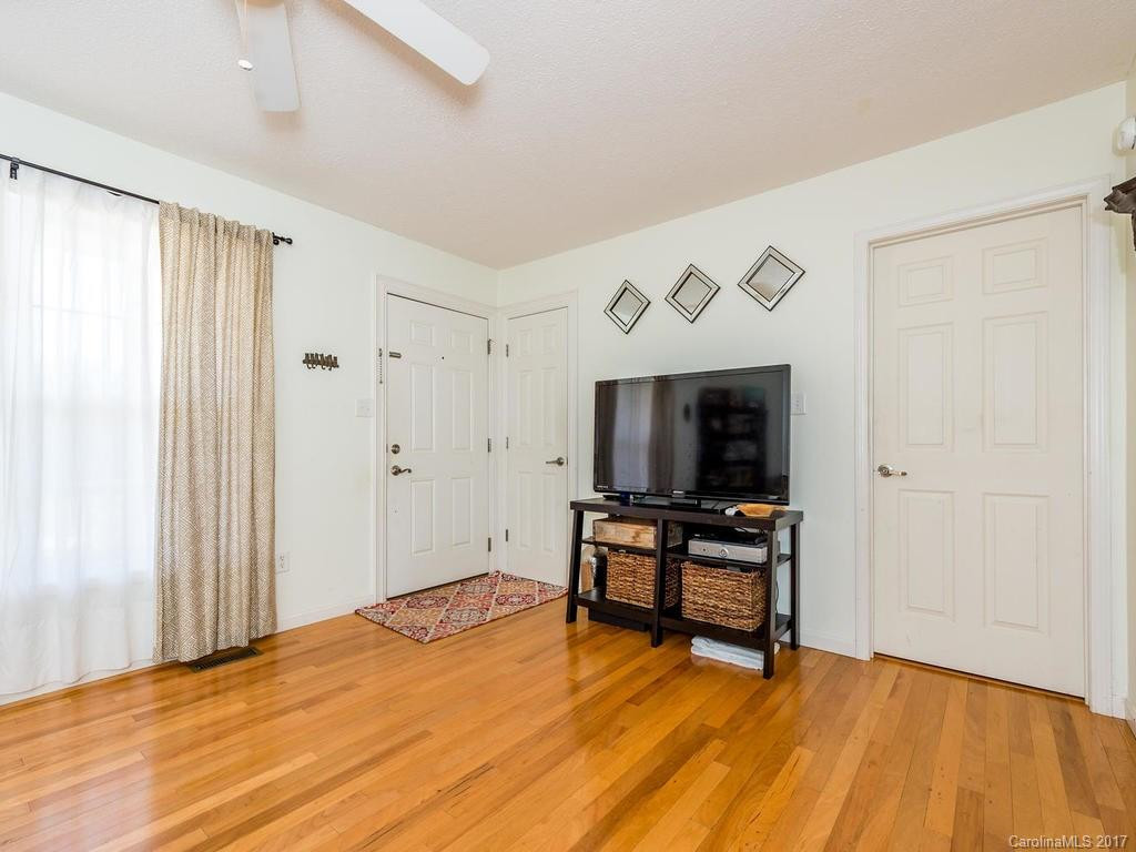 131 Newberry Drive - Photo 3