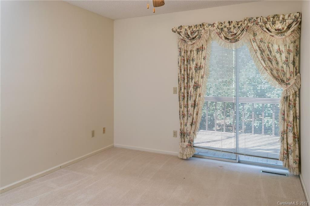 132 Exeter Court #17 - Photo 13