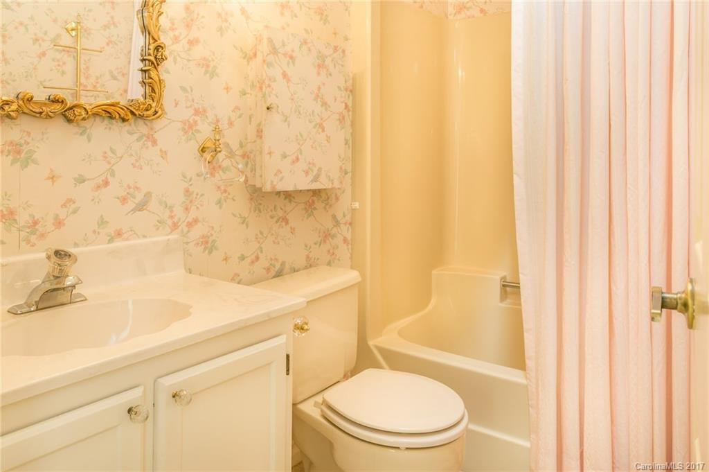 132 Exeter Court #17 - Photo 15