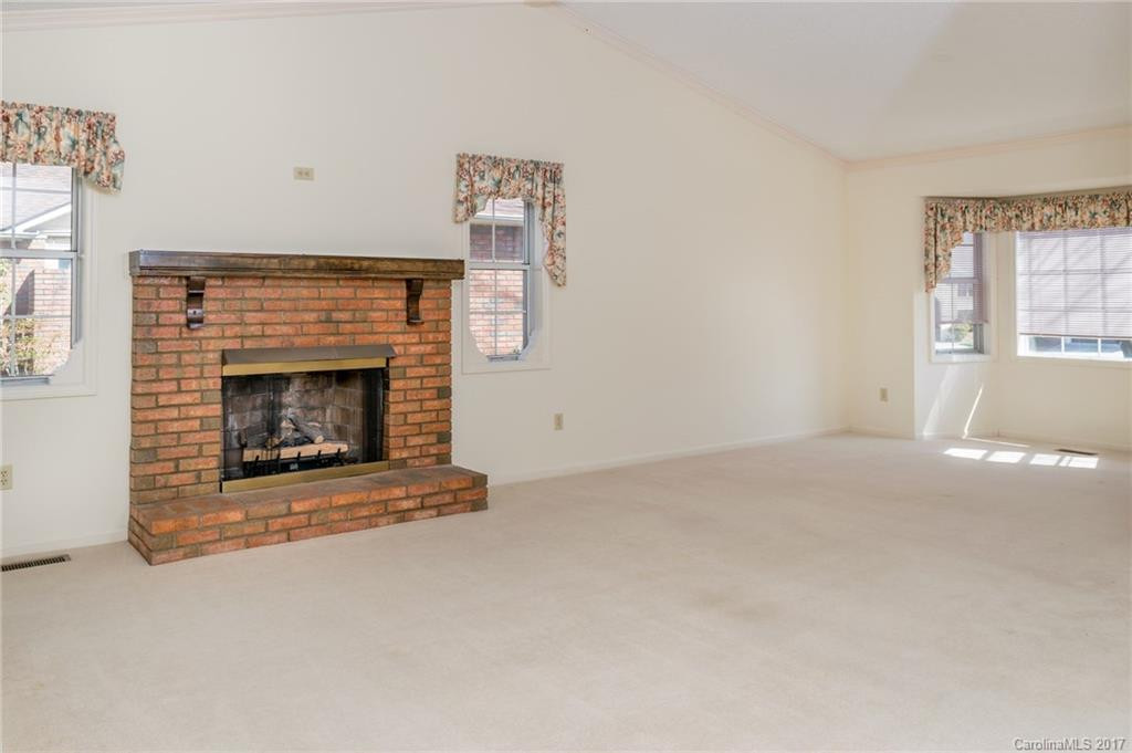 132 Exeter Court #17 - Photo 5