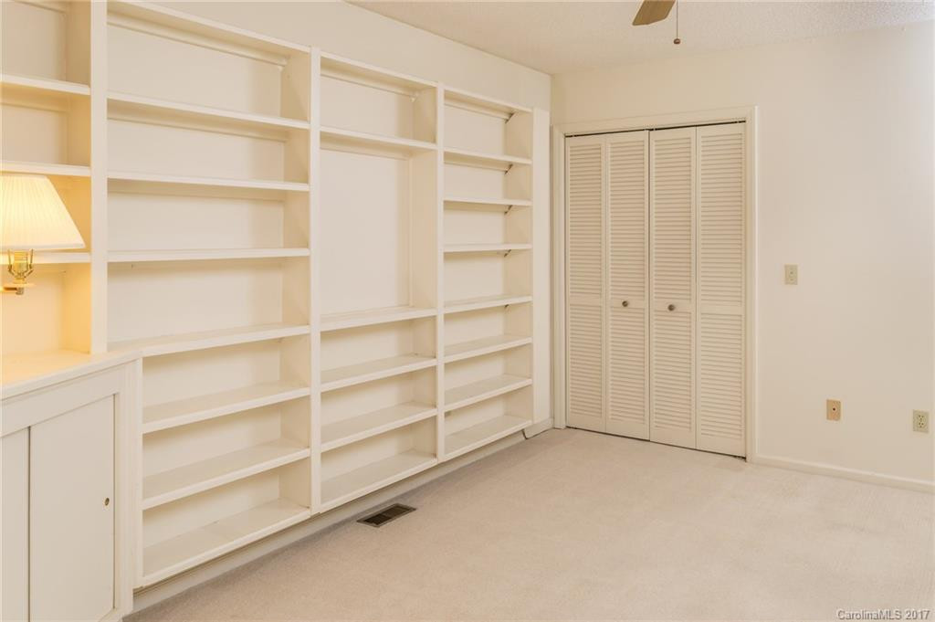 132 Exeter Court #17 - Photo 8