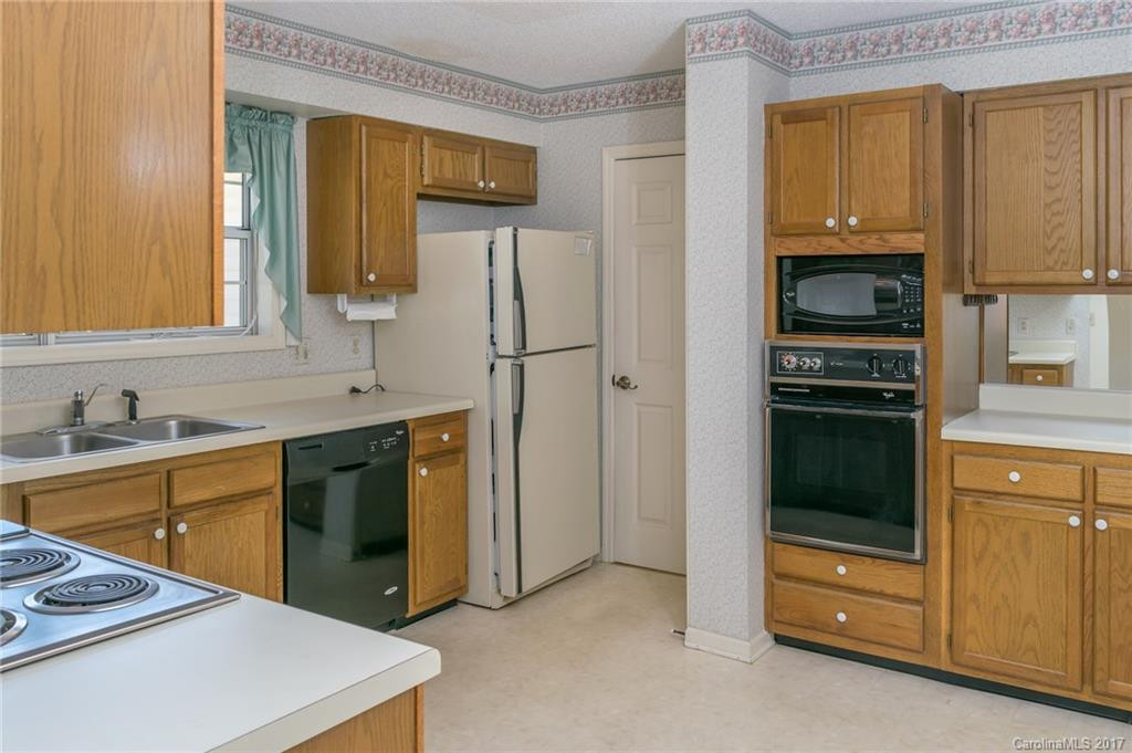 132 Exeter Court #17 - Photo 10