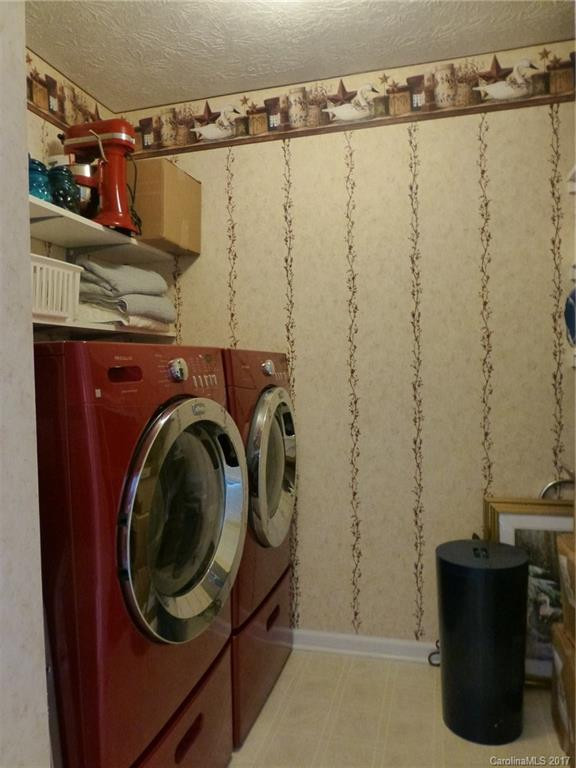 1409 Kensington Road #B-2 - Photo 11