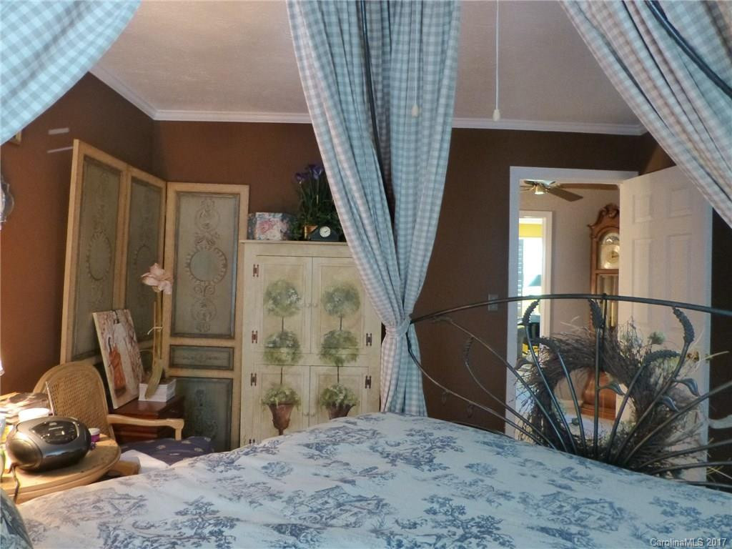 1409 Kensington Road #B-2 - Photo 19