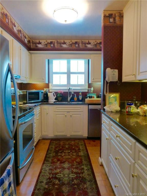1409 Kensington Road #B-2 - Photo 3