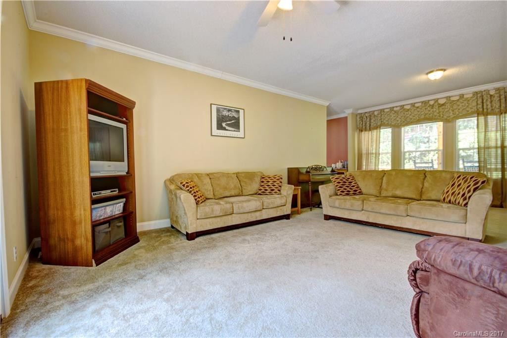 456 Crystal Creek Drive - Photo 3