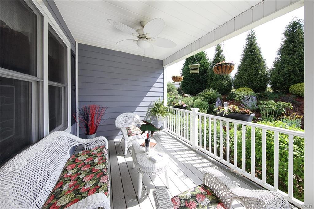 61 Alpine Way - Photo 2