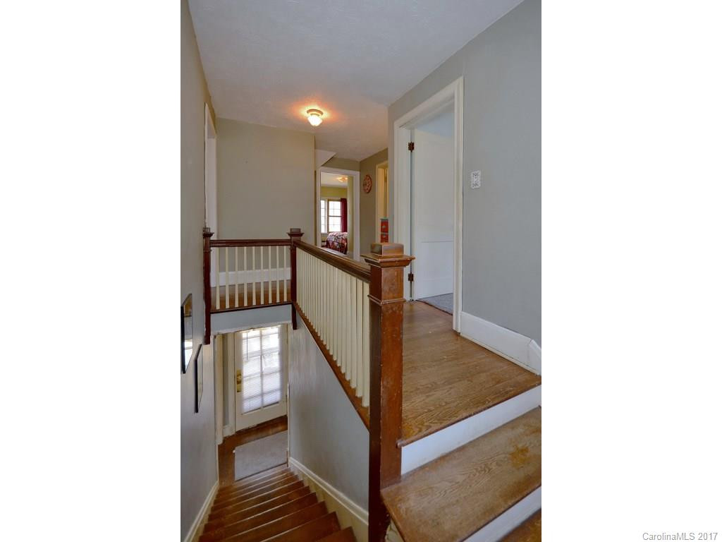 220 Northwest Avenue - Photo 11