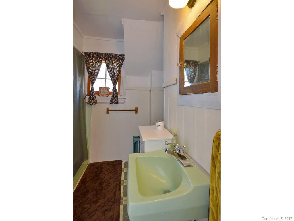 220 Northwest Avenue - Photo 14