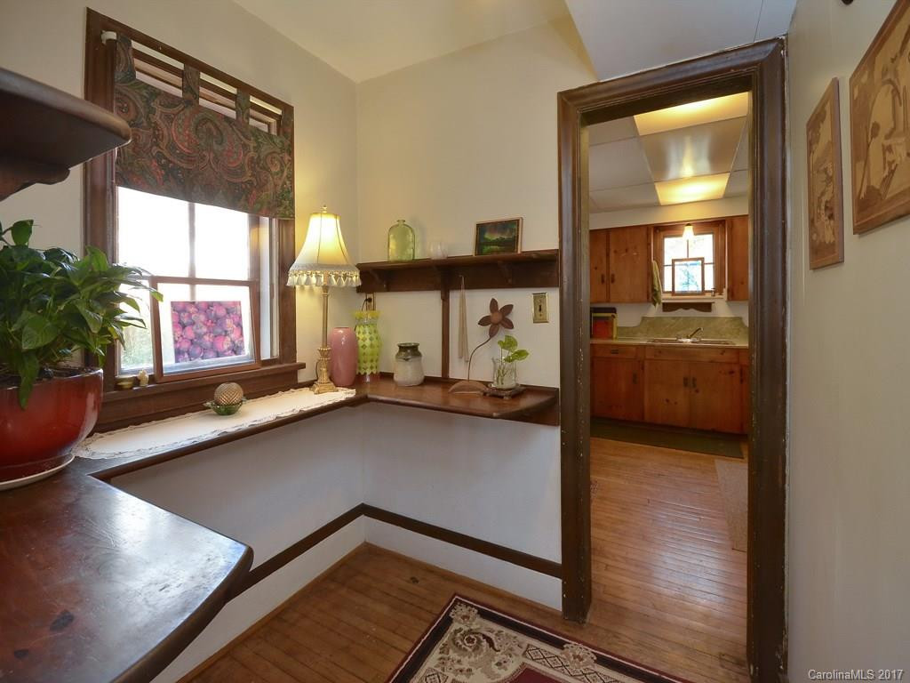 220 Northwest Avenue - Photo 8