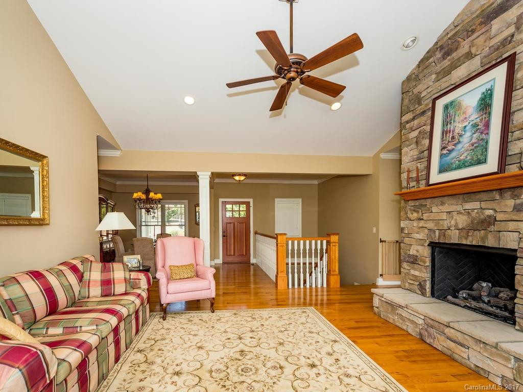 614 Vista Falls Road - Photo 3