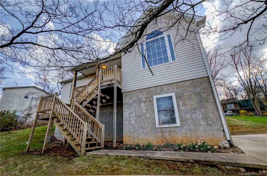 40 Meadowbrook Drive - Photo 2