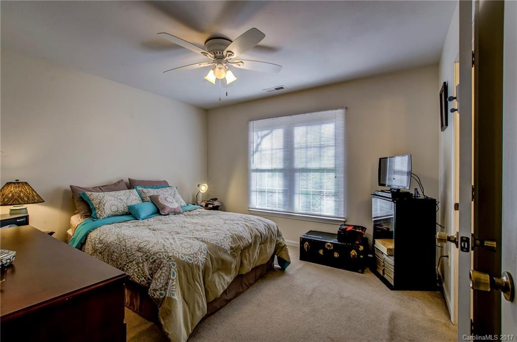 40 Meadowbrook Drive - Photo 8