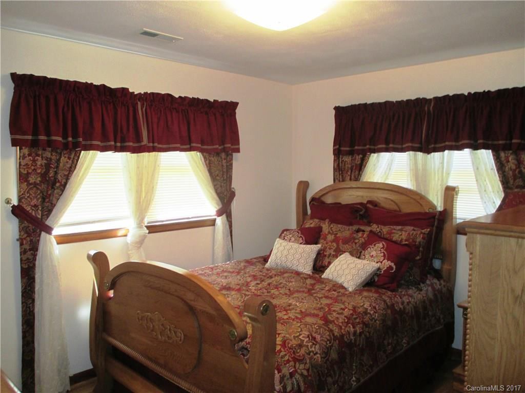807 Silvers Cove Road - Photo 11