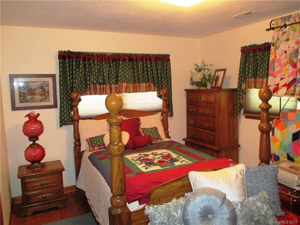 807 Silvers Cove Road - Photo 10