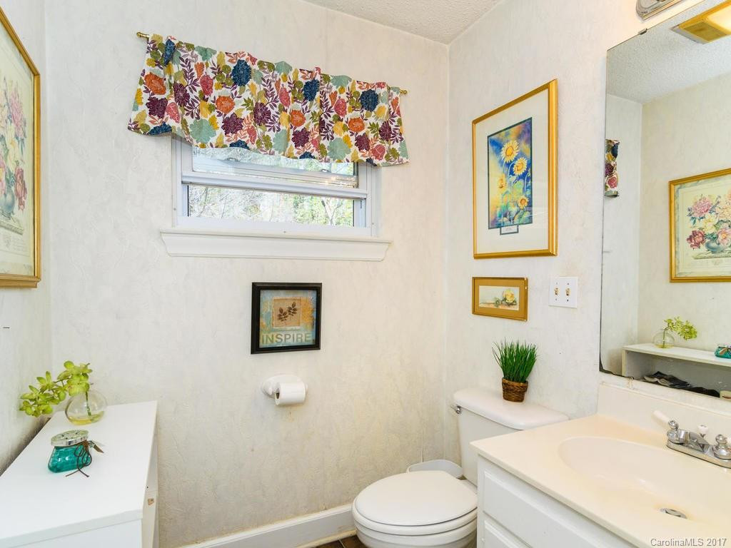 345 Windsor Road - Photo 14