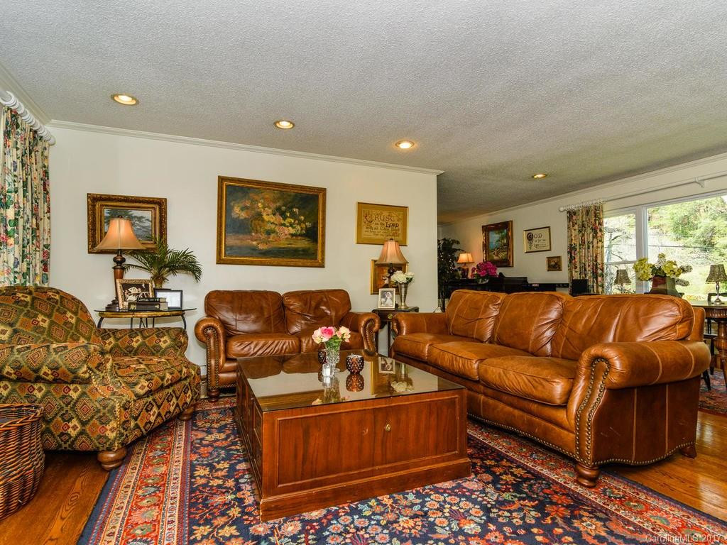 345 Windsor Road - Photo 4