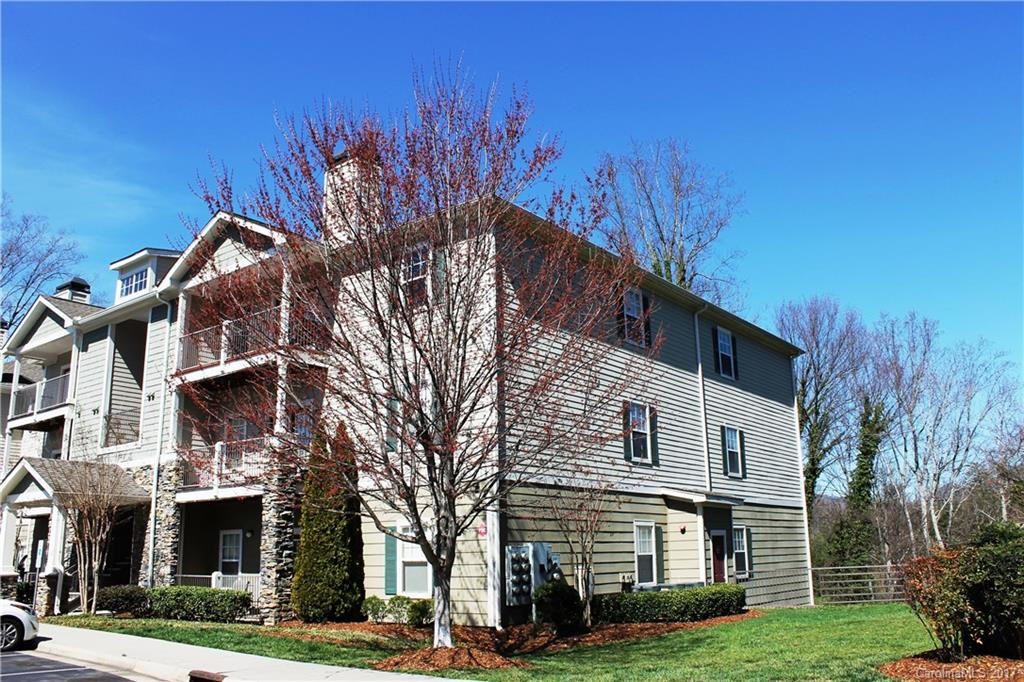 400 Vista Lake Drive #207