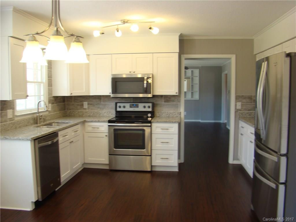 6400 Highway 221 None - Photo 3